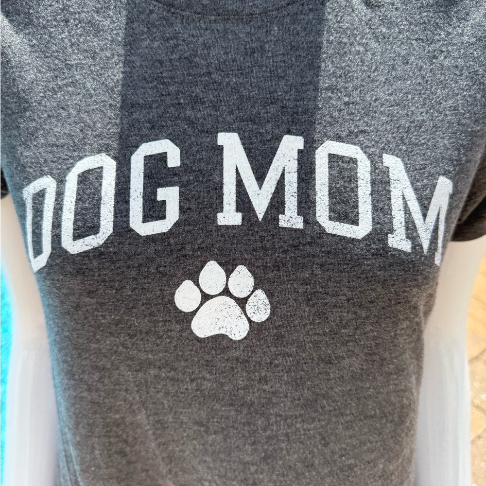 💲2/10‼️Modern Lux Gray and White Short Sleeve Tee - Picture 2 of 5